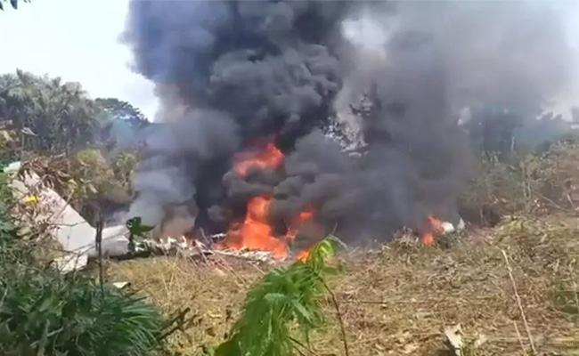 At least 66 killed in military plane crash in Colombia